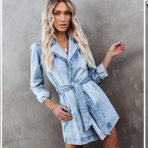 Vici Dresses & Skirts - Vici Blazer Denim Dress